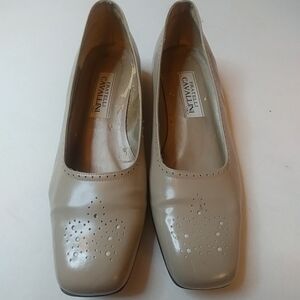 Fratelli Cavallini Womens beige loafer sz 8.5M